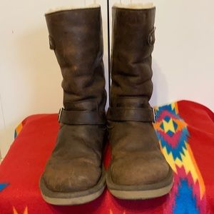 Ugg Australia Kensington Leather Sheepskin Boots 9